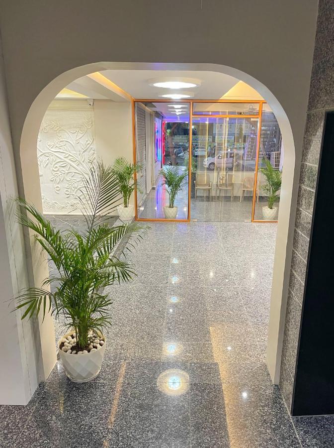 Hotel Westend Udaipur Exterior photo