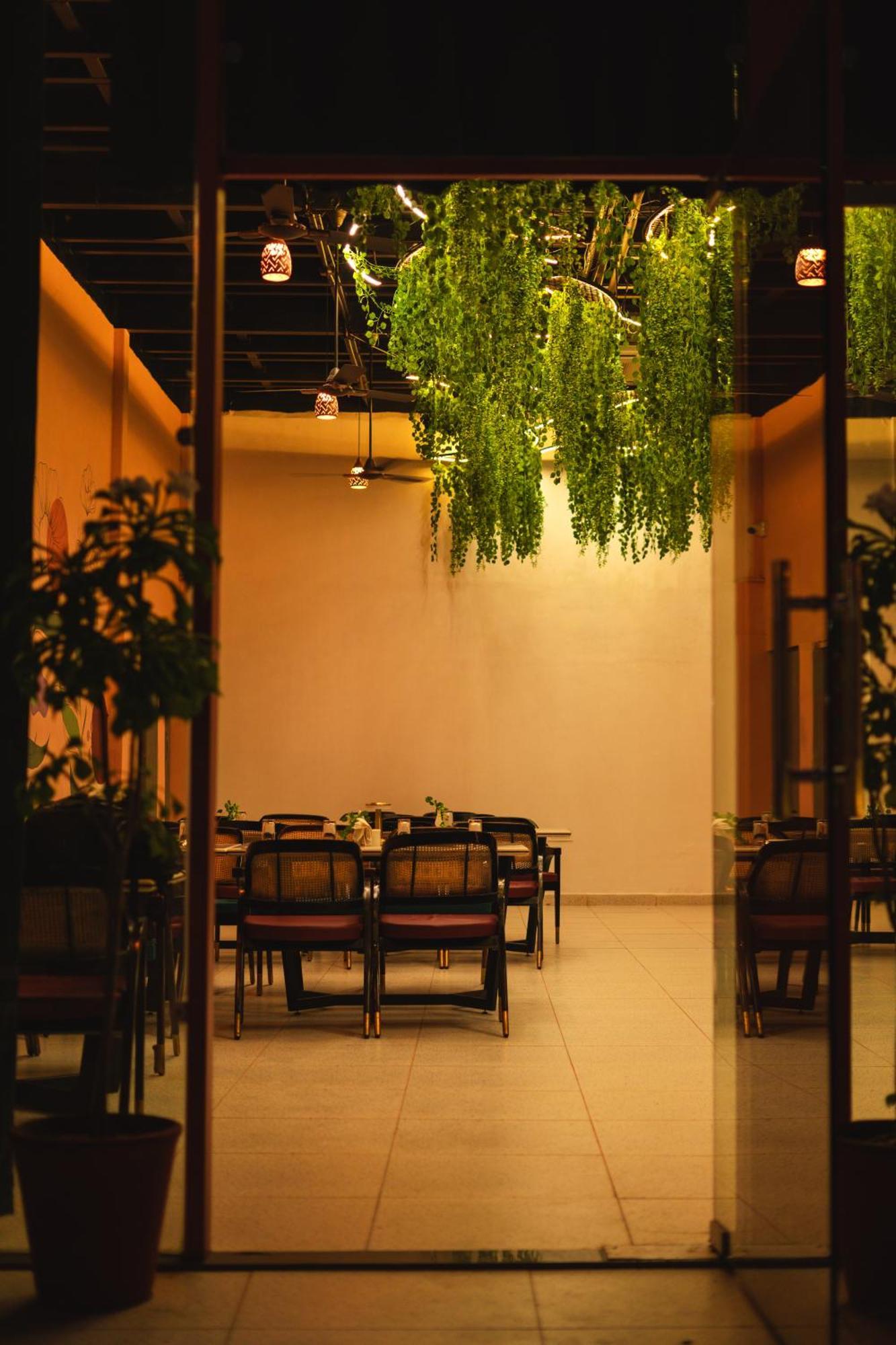 Hotel Westend Udaipur Exterior photo